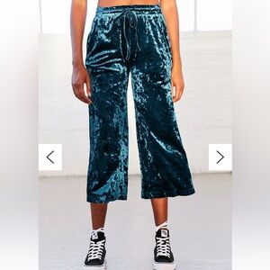 Silence + Noise Tabitha Crushed Velvet Culotte Pant UO Wide Leg Blue Teal Medium
